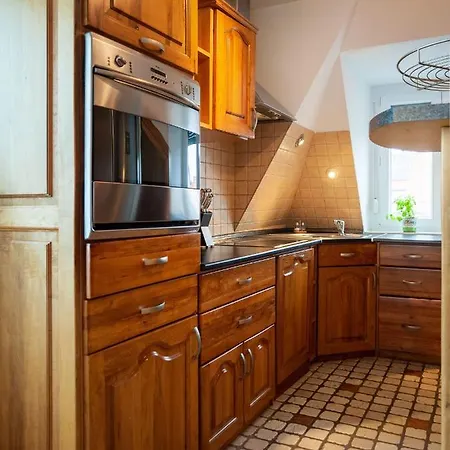 Moai Apartment *